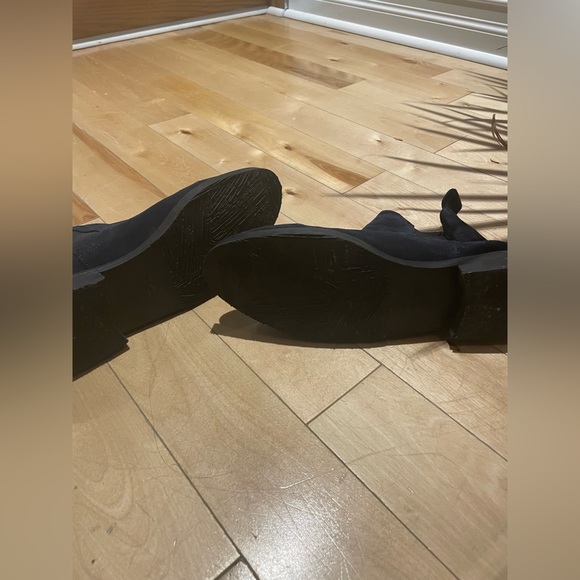 Like new Maguire Navy Chelsea Boots - Picture 2 of 3